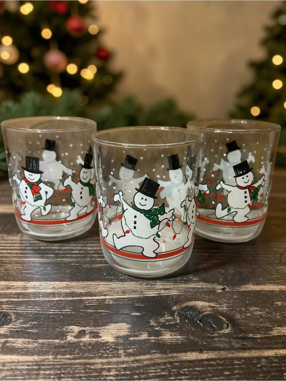 1980s Vintage Holiday Dancing Snowmen with Christmas lights Clear Glass Tumbler